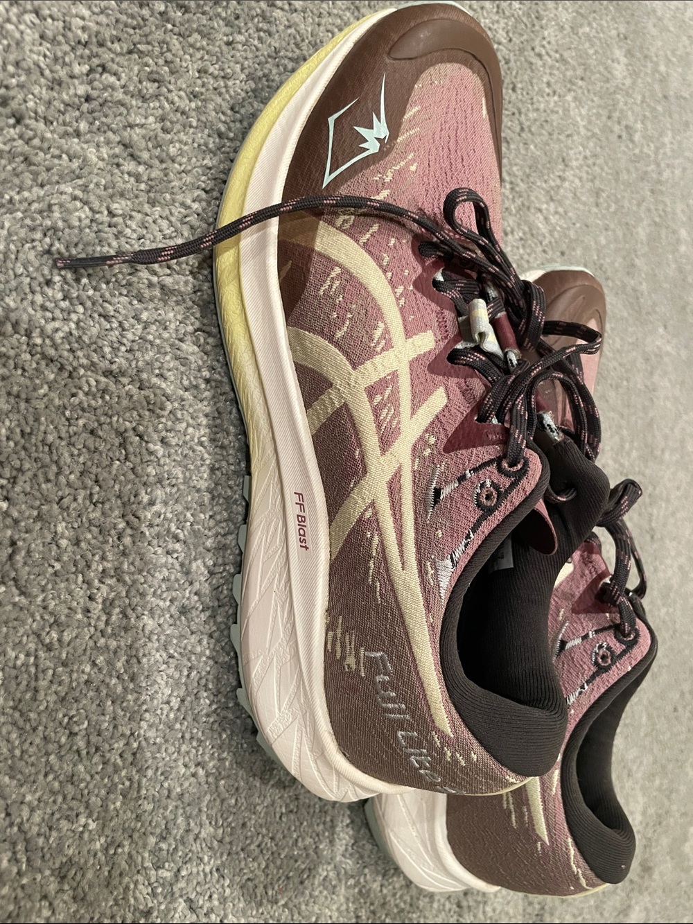 Asics Women's Fugi Lite 5 size 7 -Purple oxide